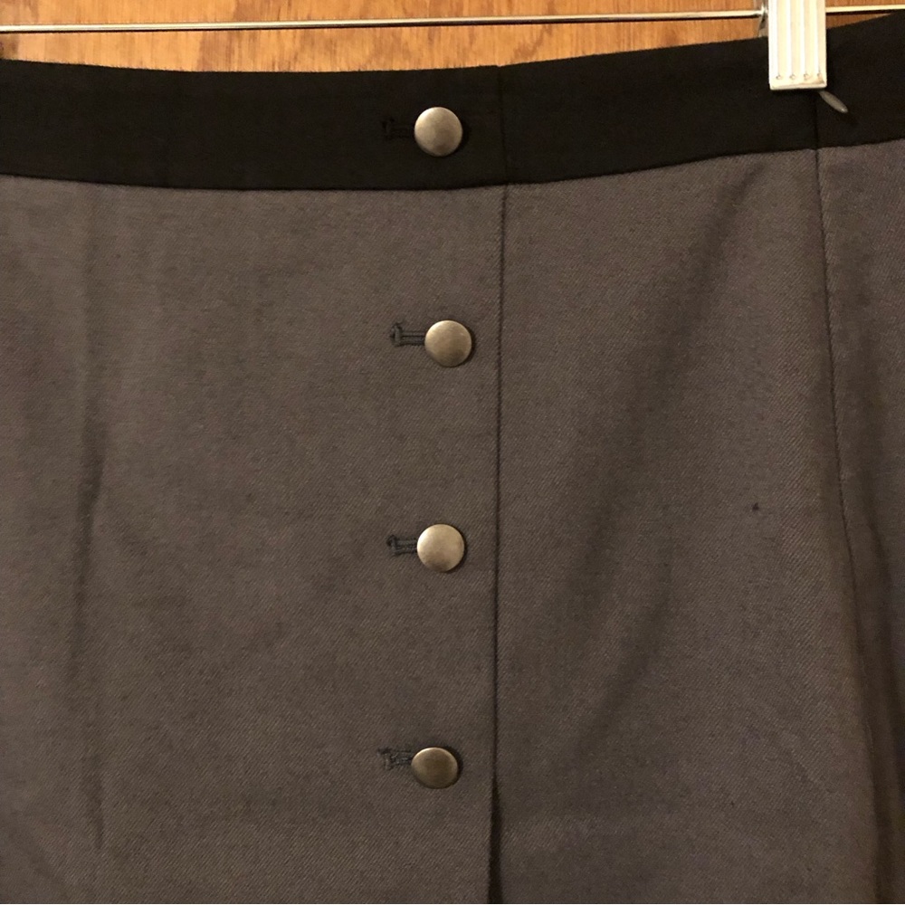 NWT! LOFT Gray Button Skirt - Picture 3 of 8